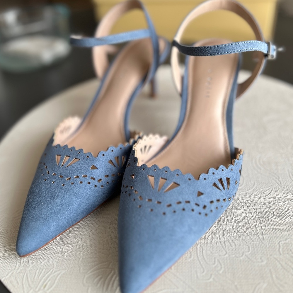 KELLY & KATIE Scalloped Pointed-Toe Ankle Strap Heels in Dusty Blue